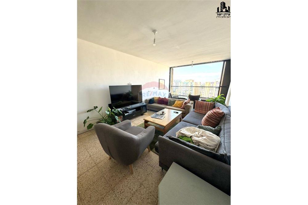 Apartment for Sale in Tel Aviv - Image 1