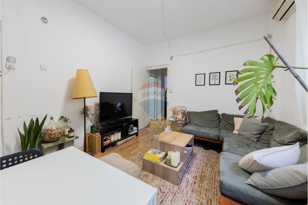Apartment for Sale in Tel Aviv - Image 2