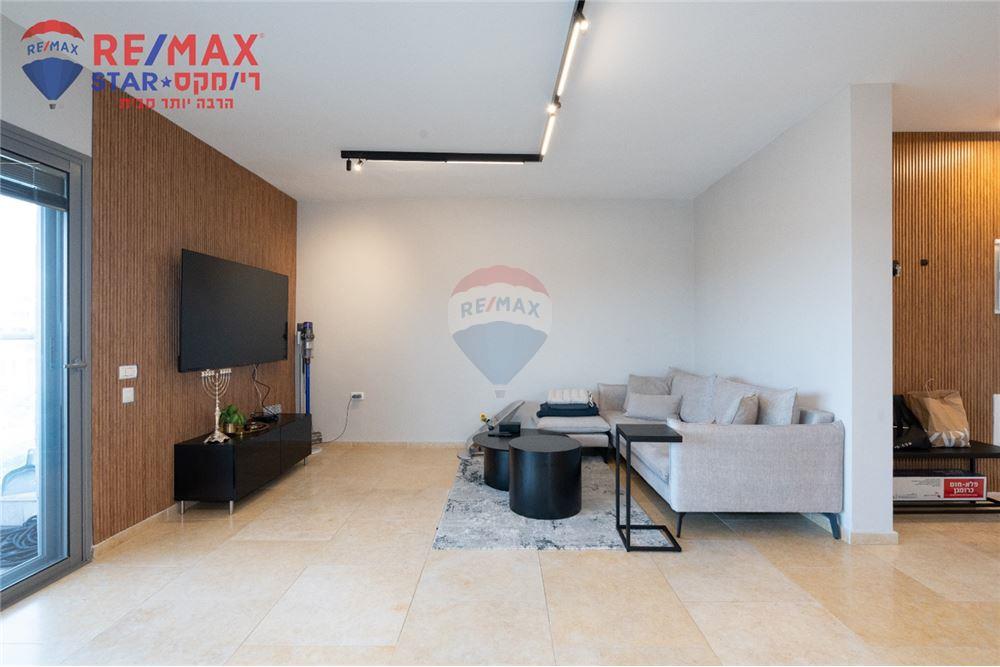 Apartment for Sale in Herzliya - Image 3