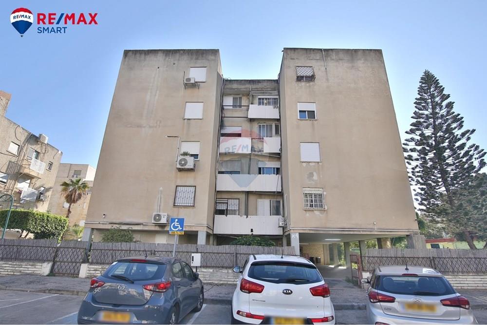 Apartment for Sale in Kiryat Yam - Image 2