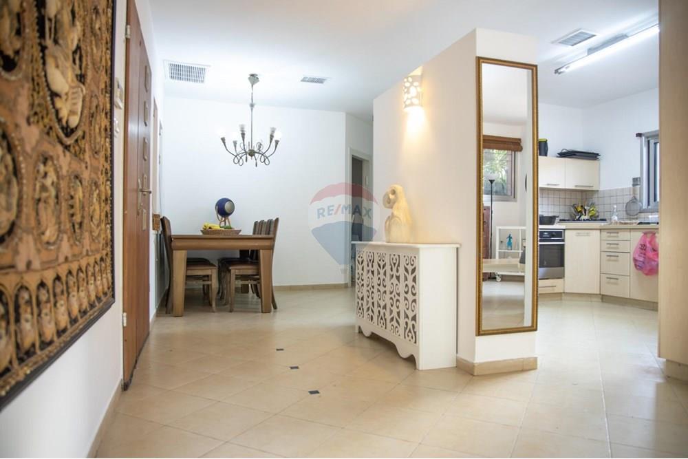 Apartment for Sale in קדימה - Image 3