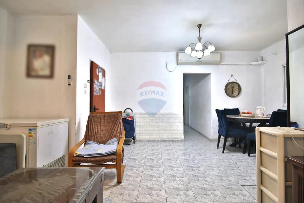 Apartment for Sale in קרית מוצקין - Image 3