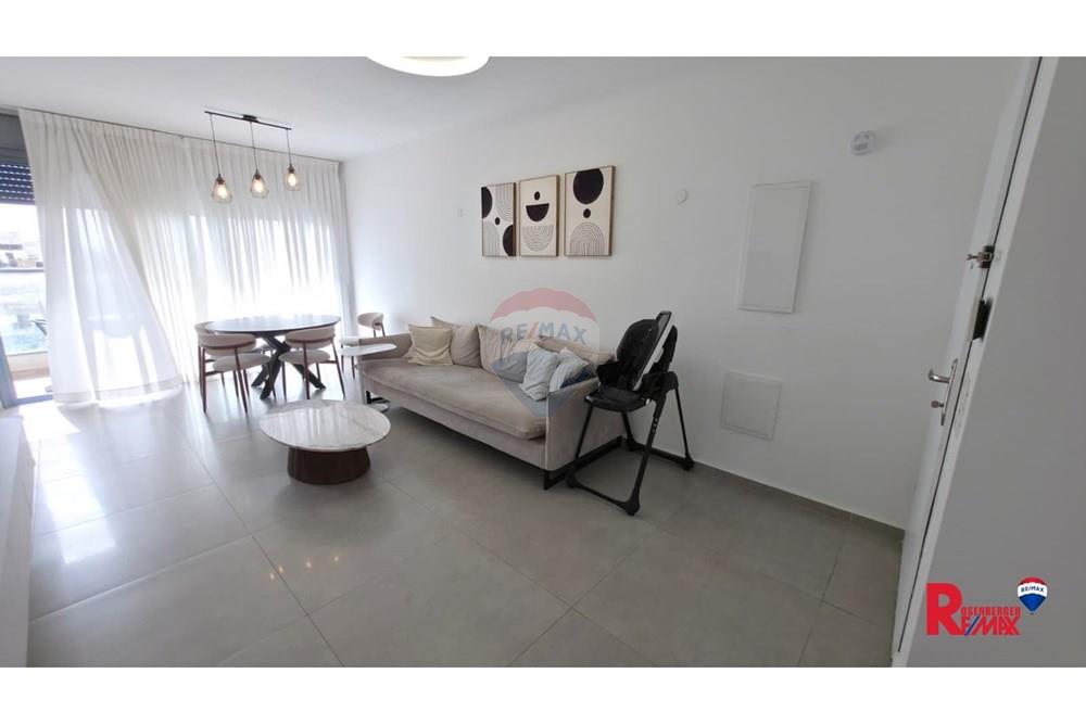 Apartment for Sale in Holon - Image 2