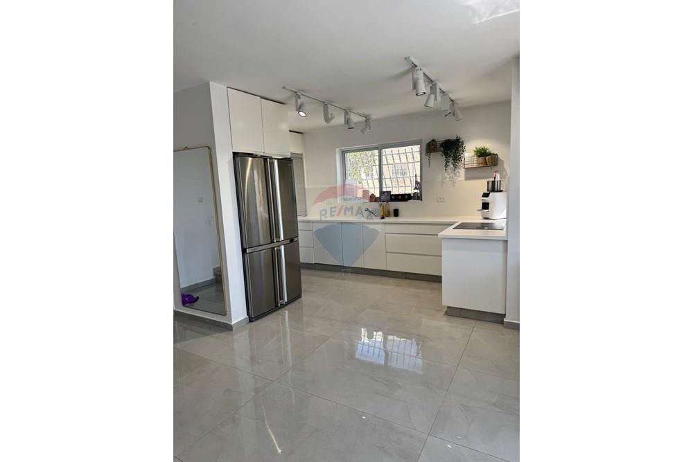 Apartment for Sale in Jerusalem - Image 3