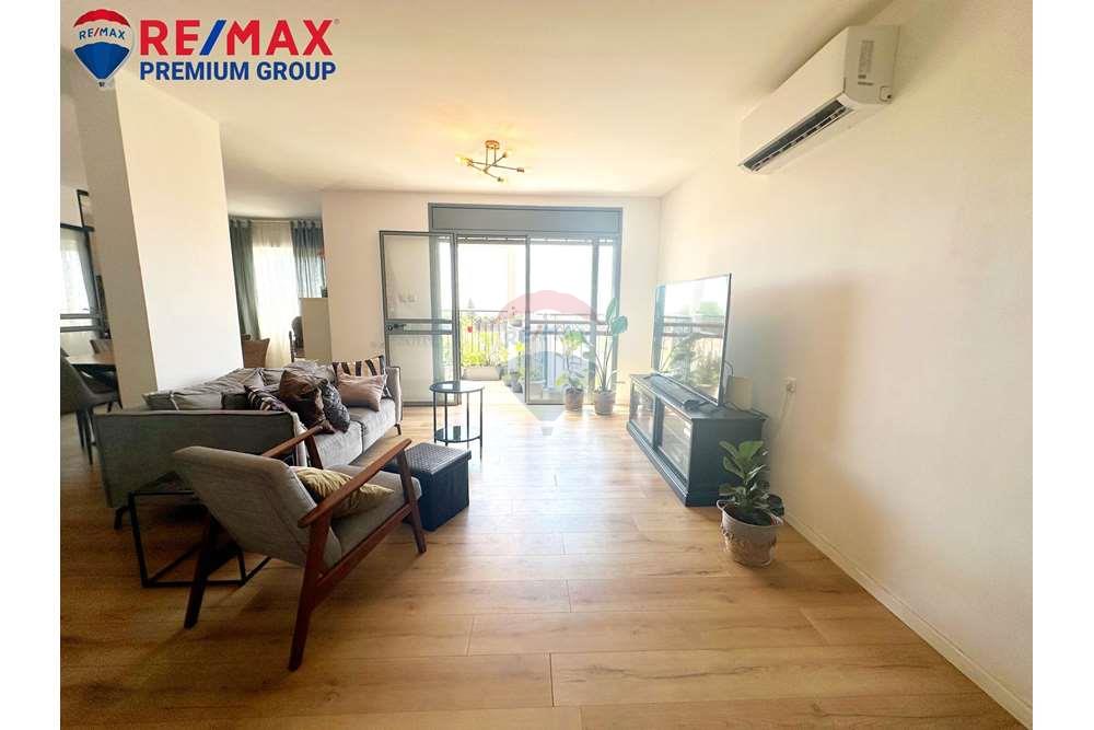 Apartment for Sale in שוהם - Image 3