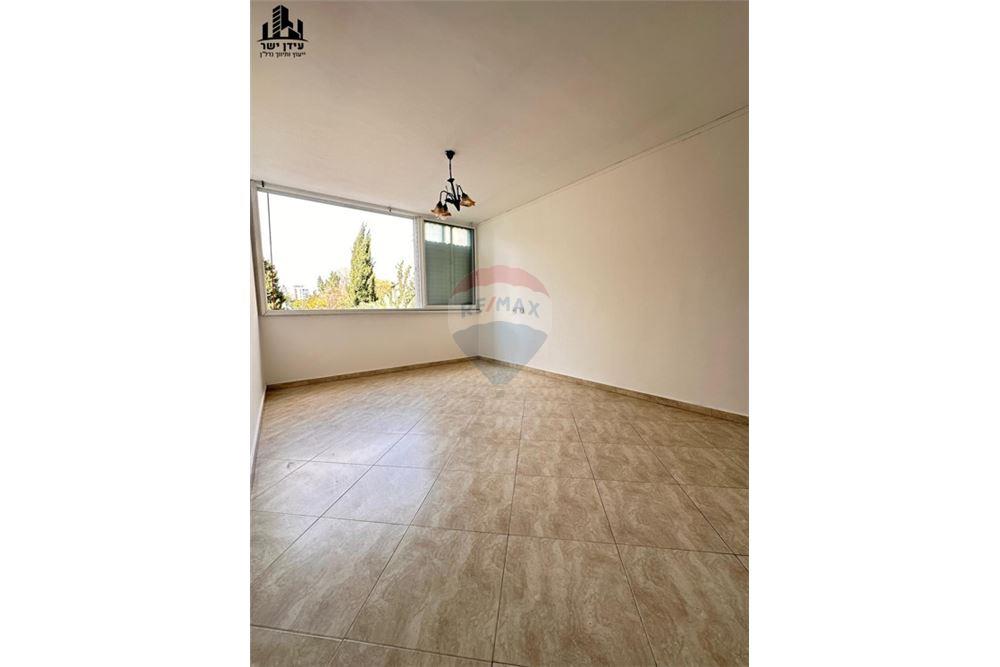 Apartment for Sale in Tel Aviv - Image 1