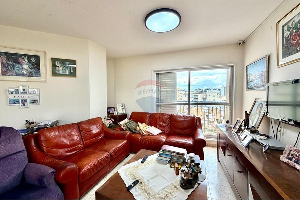 Apartment for Sale in Netanya - Image 2