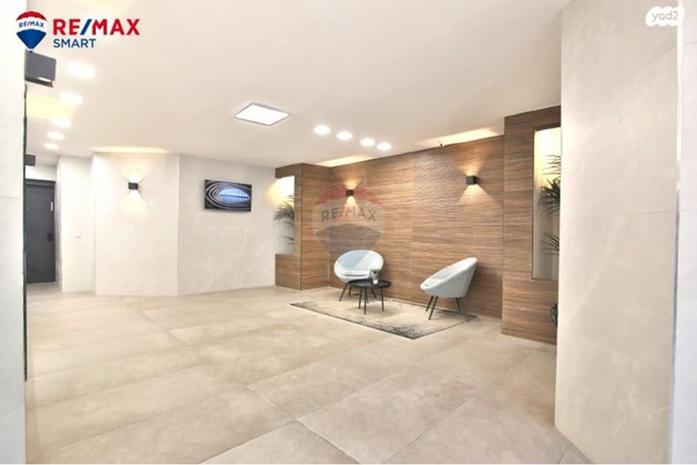 Apartment for Sale in קרית מוצקין - Image 2