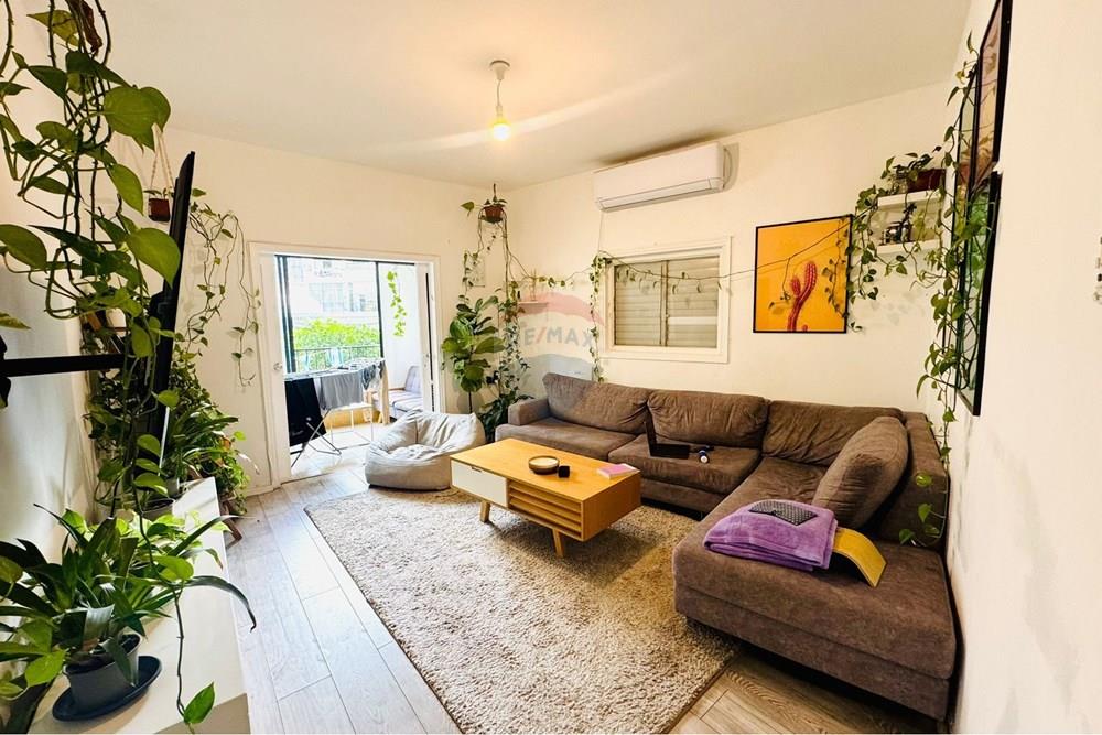 Apartment for Sale in Tel Aviv - Image 1