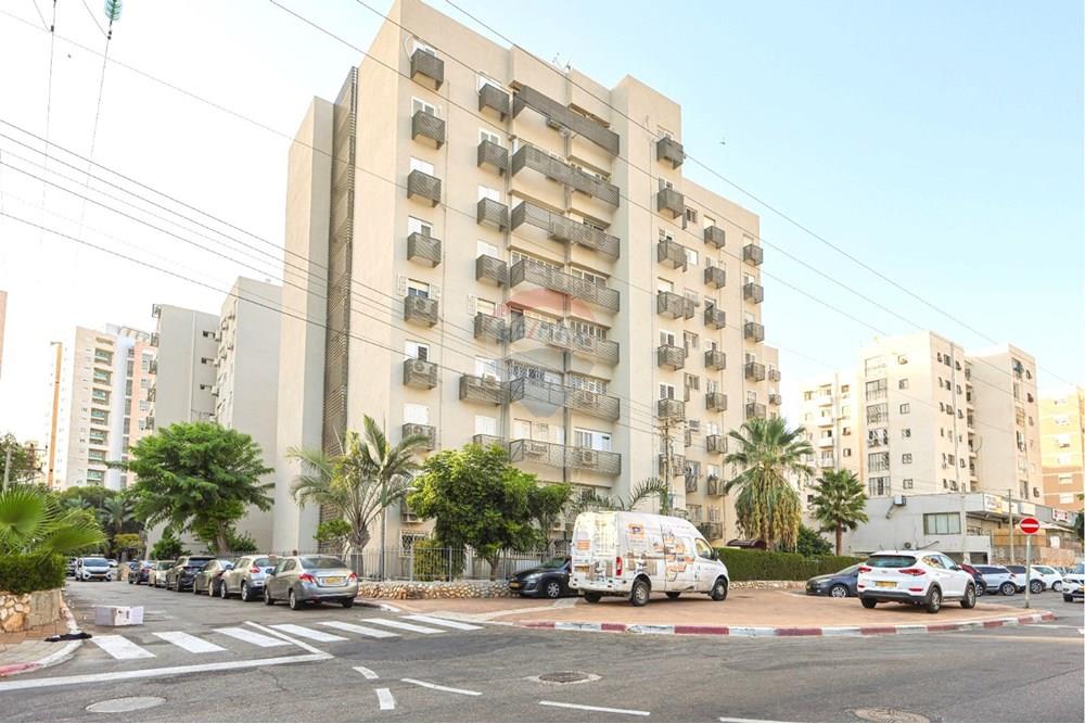 Apartment for Sale in Netanya - Image 1