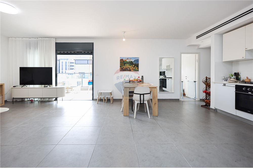 Apartment for Sale in Or Yehuda - Image 2