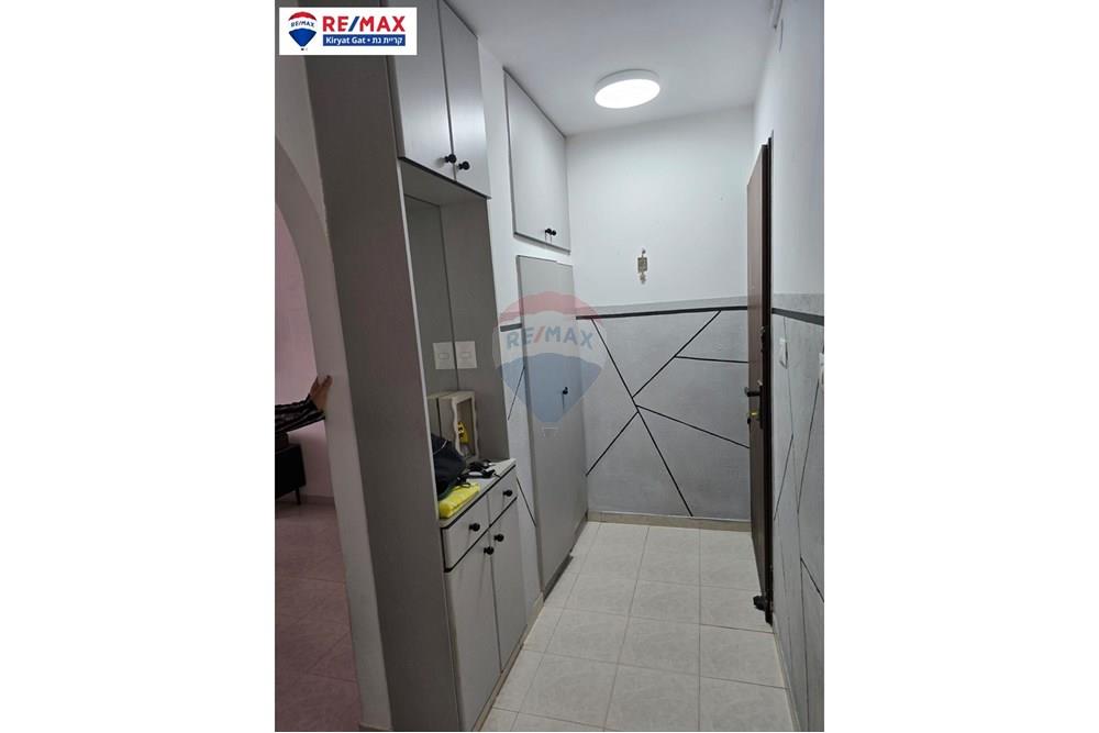 Apartment for Sale in קרית גת - Image 6