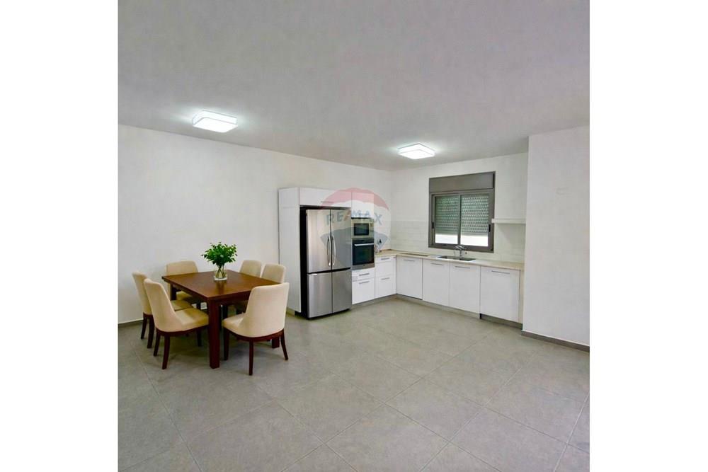 Apartment for Sale in Ashkelon - Image 2