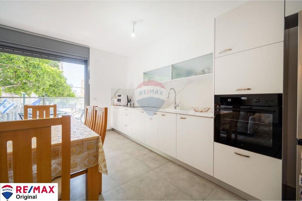 Apartment for Sale in Ramat Gan - Image 5