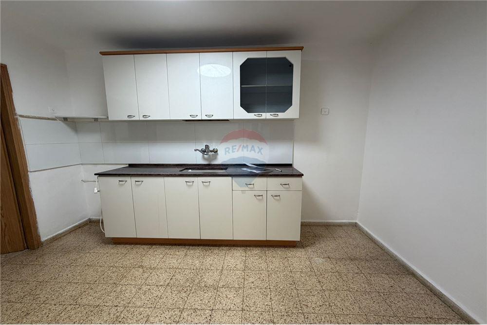 Apartment for Sale in Tel Aviv - Image 3