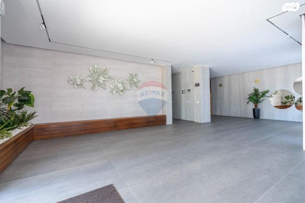 Apartment for Sale in אור עקיבא - Image 2