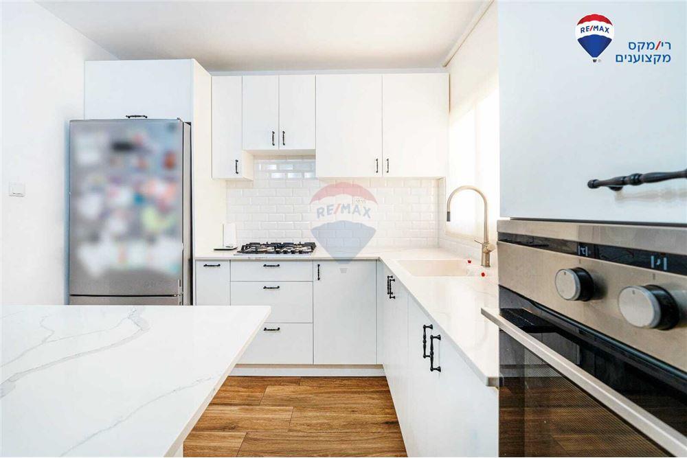 Apartment for Sale in Hadera - Image 6