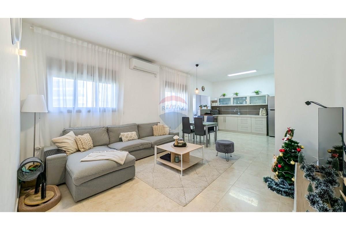 Apartment for Sale in קרית מוצקין - Image 4