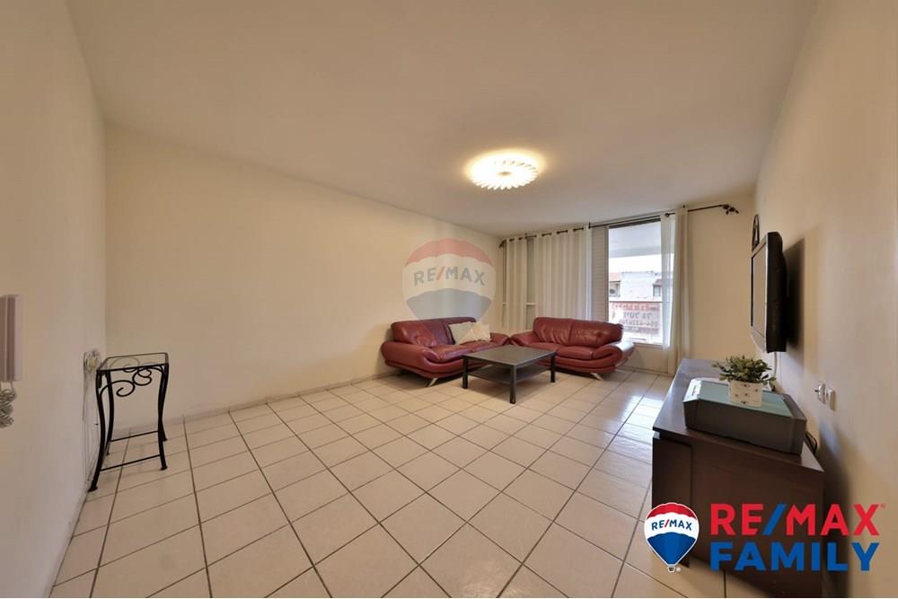 Apartment for Sale in קרית מוצקין - Image 1