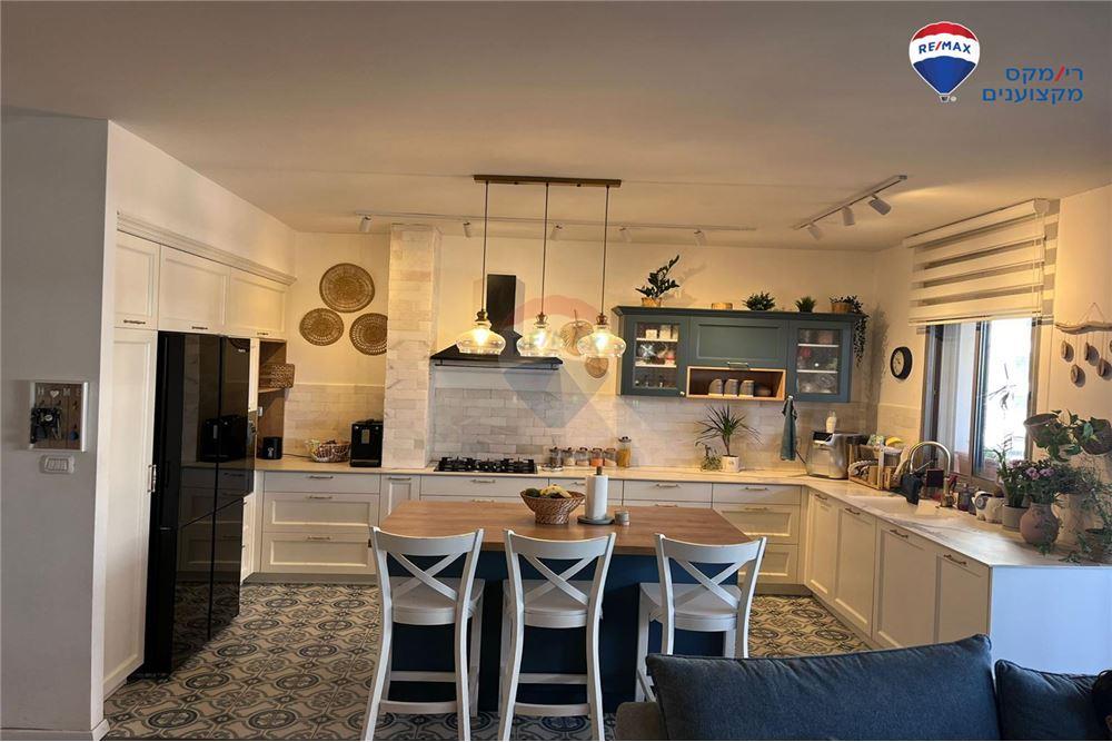 Apartment for Sale in Hadera - Image 2