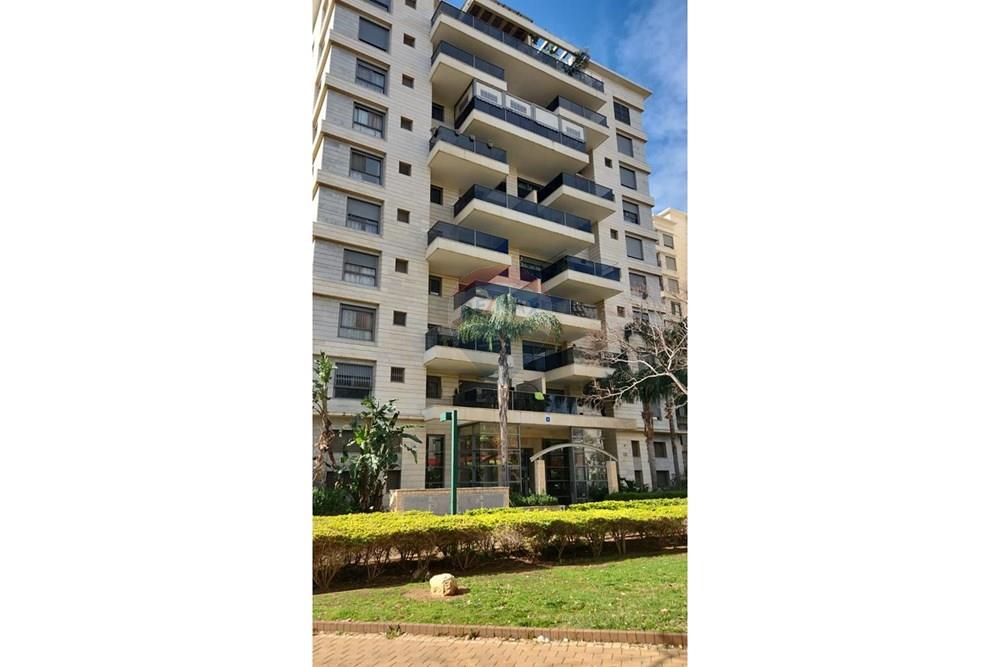 Apartment for Sale in Netanya - Image 1
