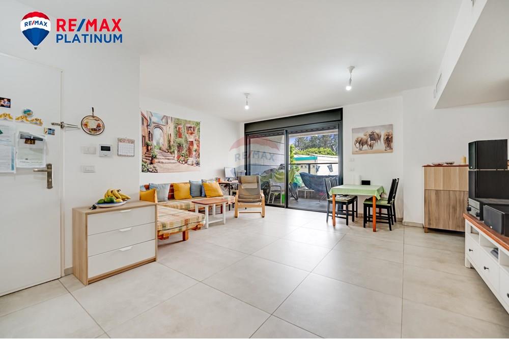 Apartment for Sale in קרית אונו - Image 2