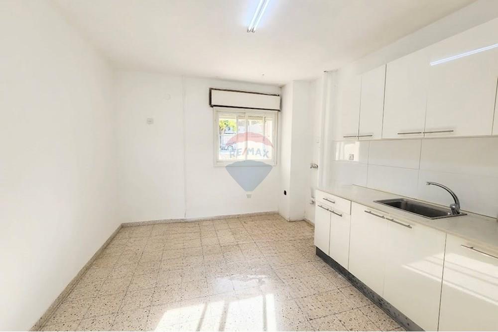 Apartment for Sale in מעלות - Image 3
