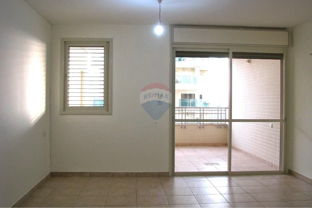 Apartment for Sale in Hod HaSharon - Image 6