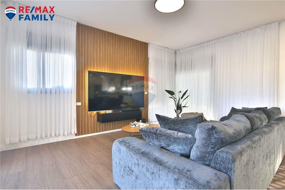 Apartment for Sale in קרית מוצקין - Image 1