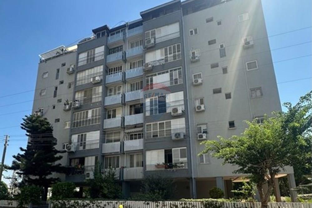 Apartment for Sale in Rishon LeZion - Image 1