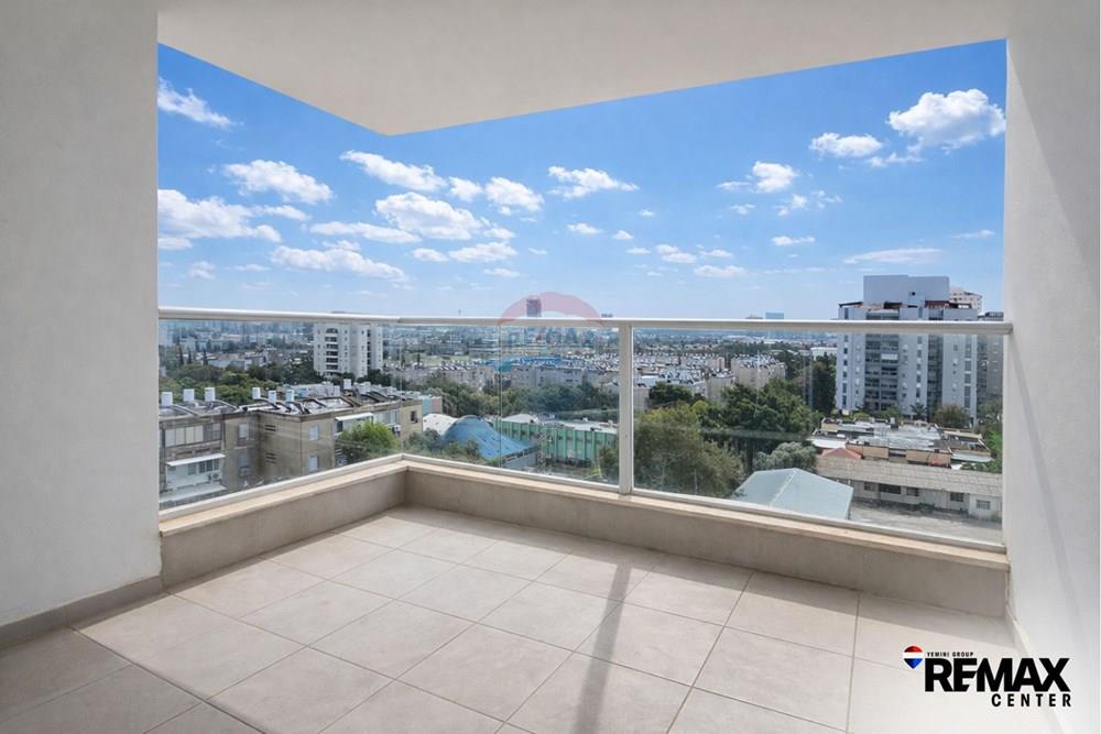Apartment for Sale in Bat Yam - Image 1