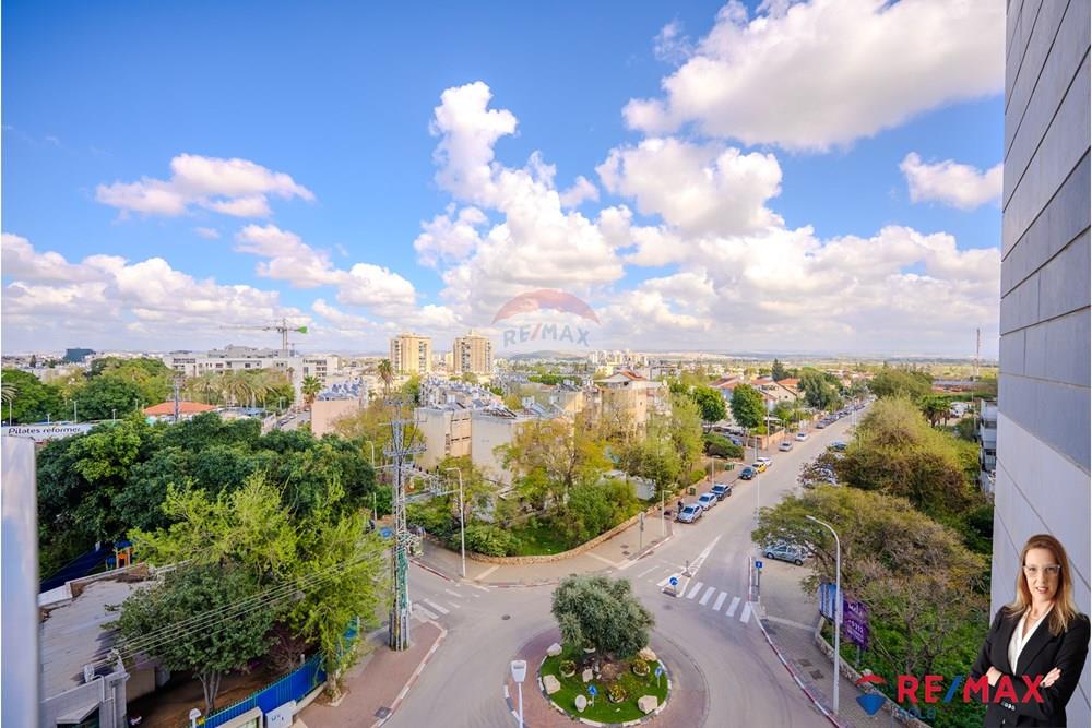 Apartment for Sale in Petah Tikva - Image 3