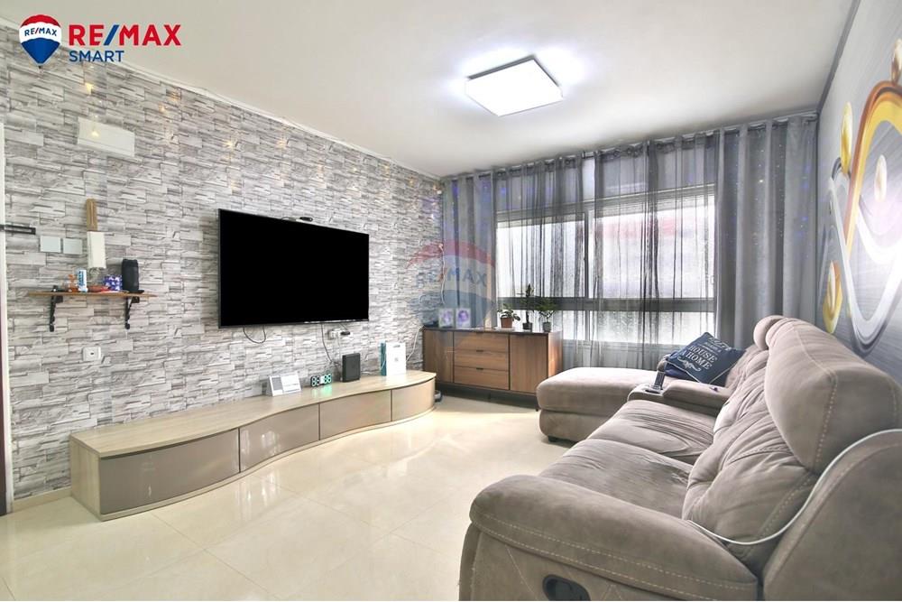 Apartment for Sale in Kiryat Yam - Image 3