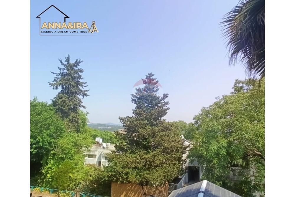 Apartment for Sale in מעלות - Image 4