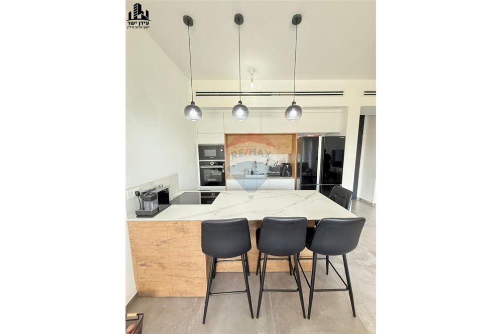 Apartment for Sale in Tel Aviv - Image 4