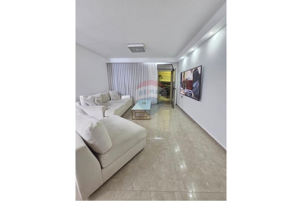 Apartment for Sale in Lod - Image 1