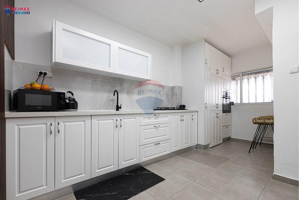 Apartment for Sale in Lod - Image 4