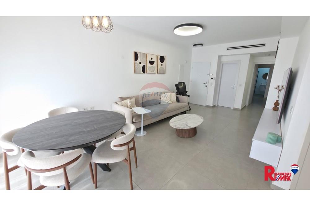 Apartment for Sale in Holon - Image 3