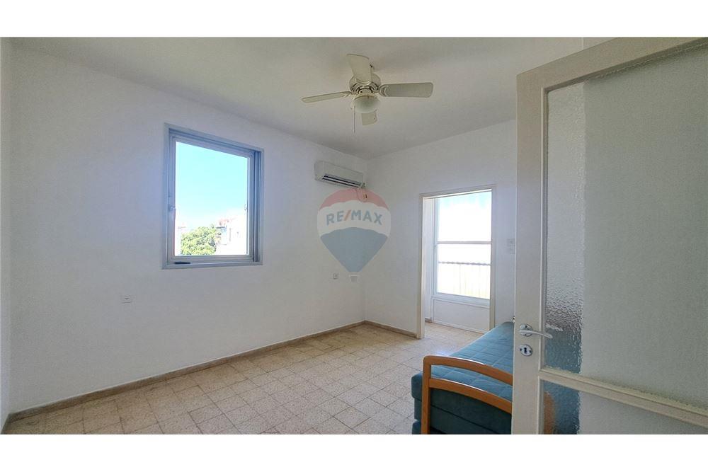 Apartment for Sale in Tel Aviv - Image 4