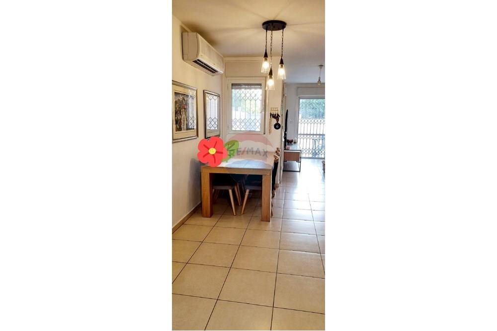 Apartment for Sale in Ma'ale Adumim - Image 4