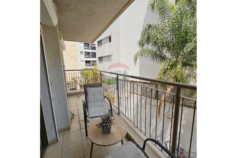 Apartment for Sale in Tel Aviv - Image 6