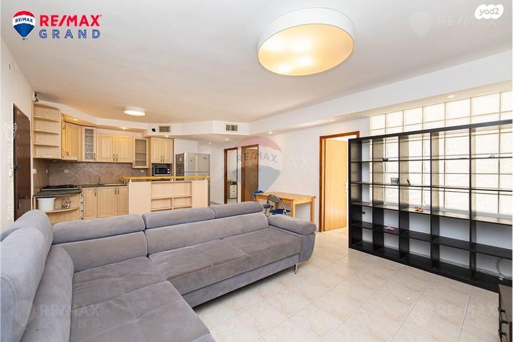 Apartment for Sale in Haifa - Image 2