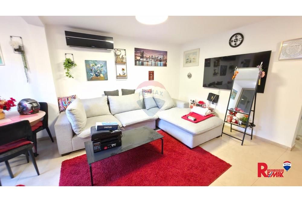 Apartment for Sale in Bat Yam - Image 2