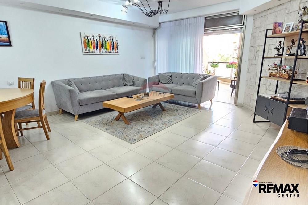 Apartment for Sale in Holon - Image 3