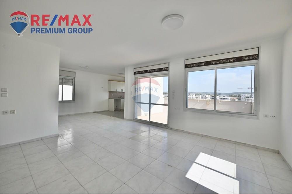 Apartment for Sale in שוהם - Image 3