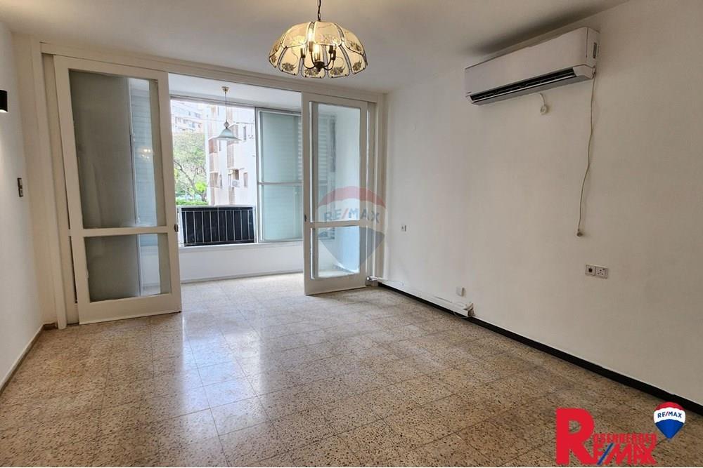 Apartment for Sale in Holon - Image 5