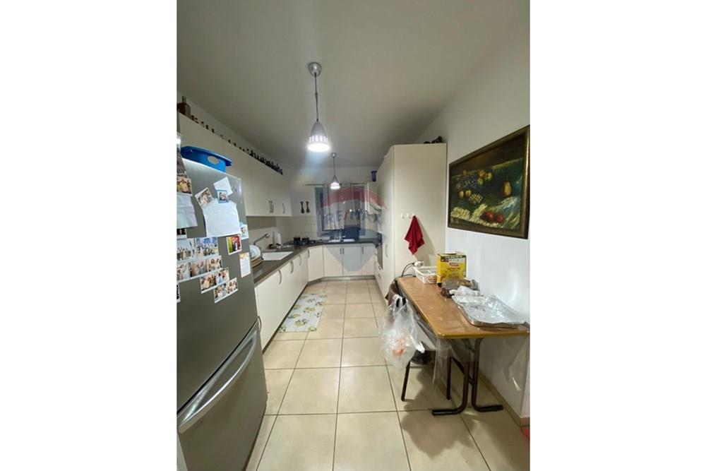 Apartment for Sale in Lod - Image 4