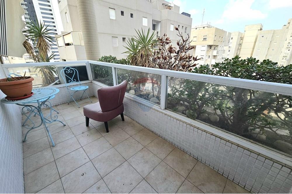 Apartment for Sale in Ramat Gan - Image 4