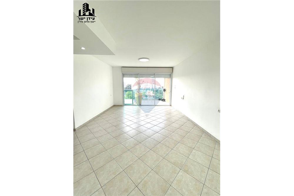 Apartment for Sale in Tel Aviv - Image 3