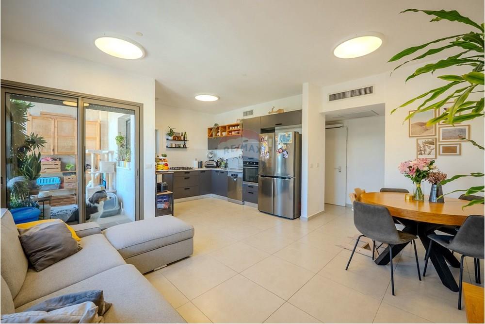 Apartment for Sale in Ramat Gan - Image 4